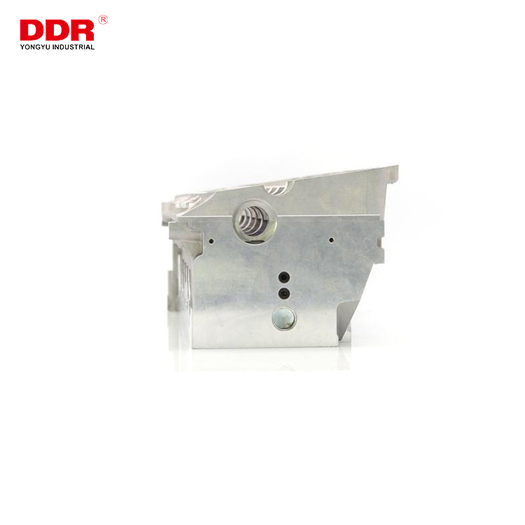 China Cheap price 318 cylinder heads -
TD5 Aluminum cylinder head LDF000920 – Yongyu detail pictures